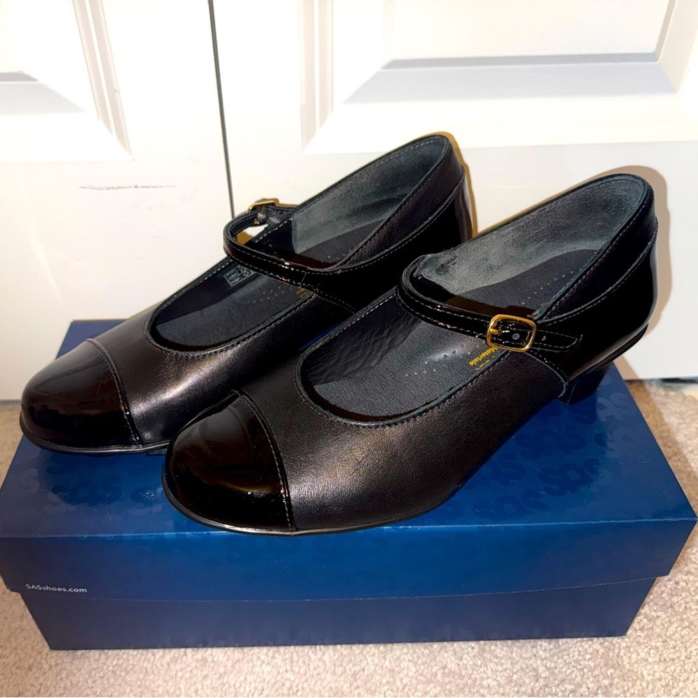 SAS Isabel leather pumps
